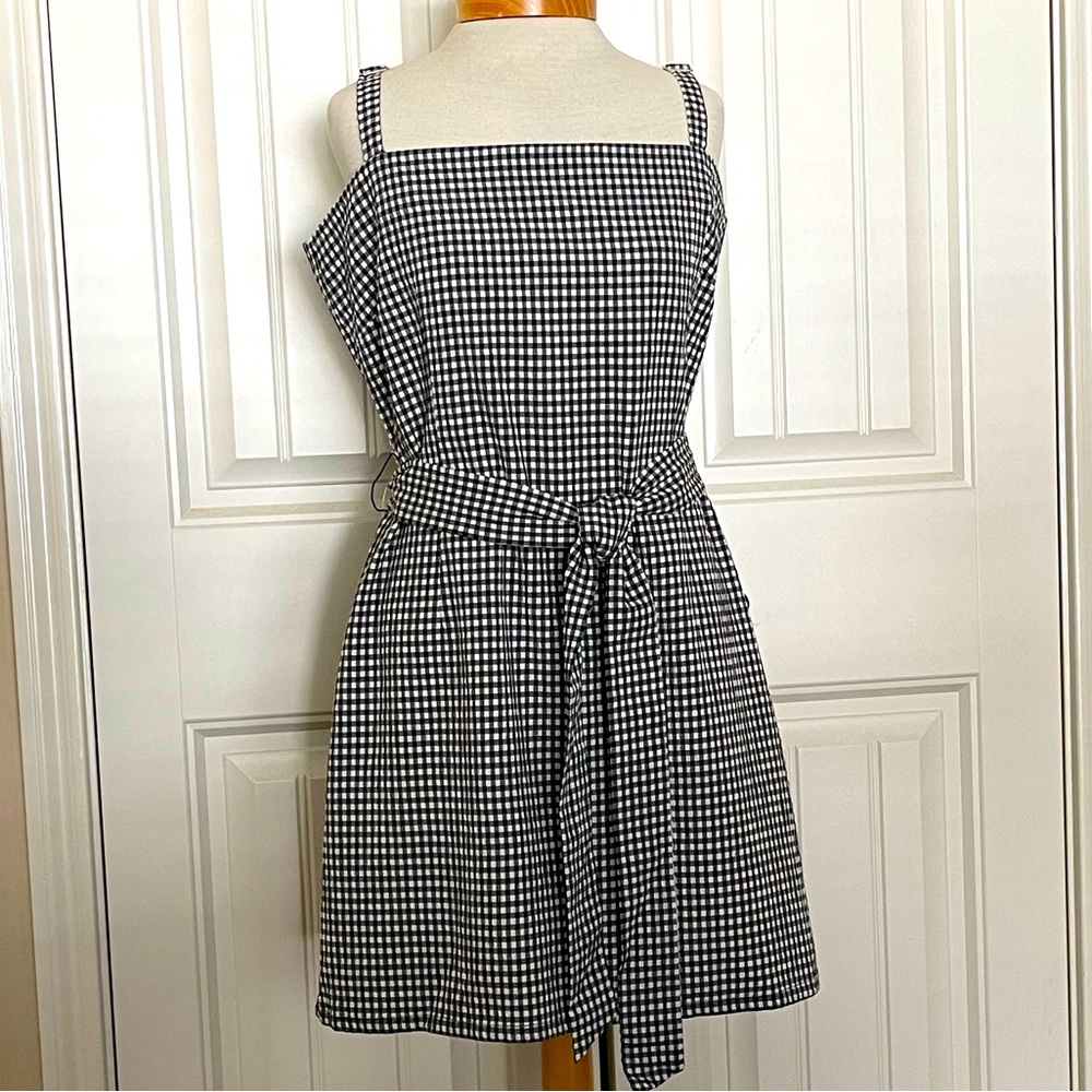 Gianni Bini sundress, black & white seersucker, size Large